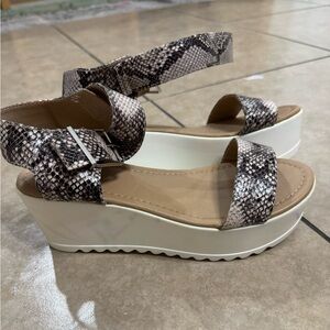 J Adams Snakeskin Platform Sandals - Black and Cream